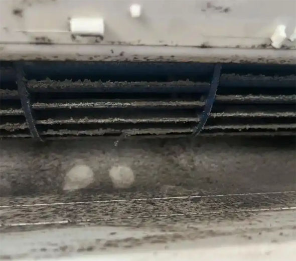 铁力空调吹的风有股烧焦味是怎么回事